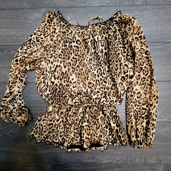 Leopard Jaguars Animal Print Notations Top - Picture 2 of 6